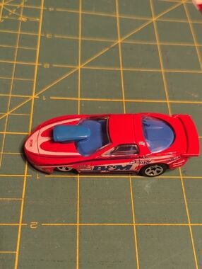 1998 Hot Wheels B And M Red & Blue